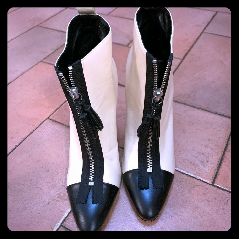 Manolo Blahnik never worn gorgeous booties